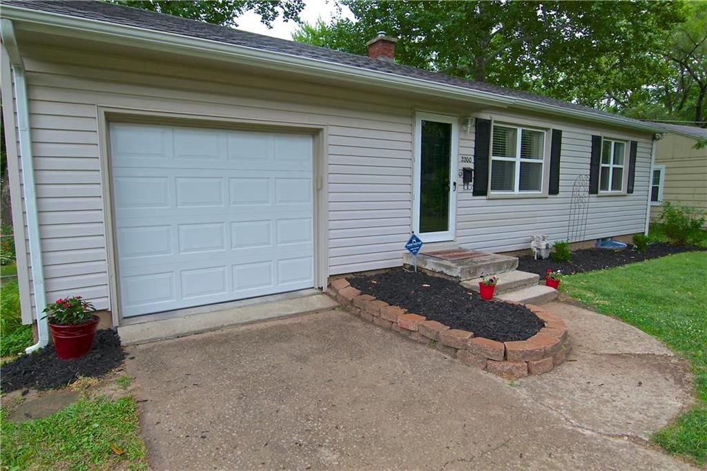 2200 NE Pursell Road — photo 3