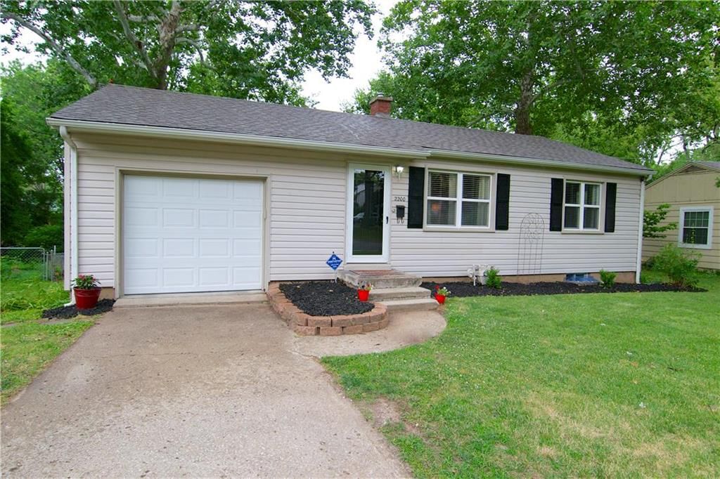 2200 NE Pursell Road — photo 4