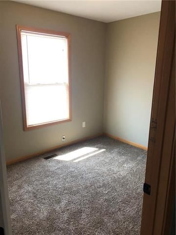 721 SW Tisha Lane — photo 6