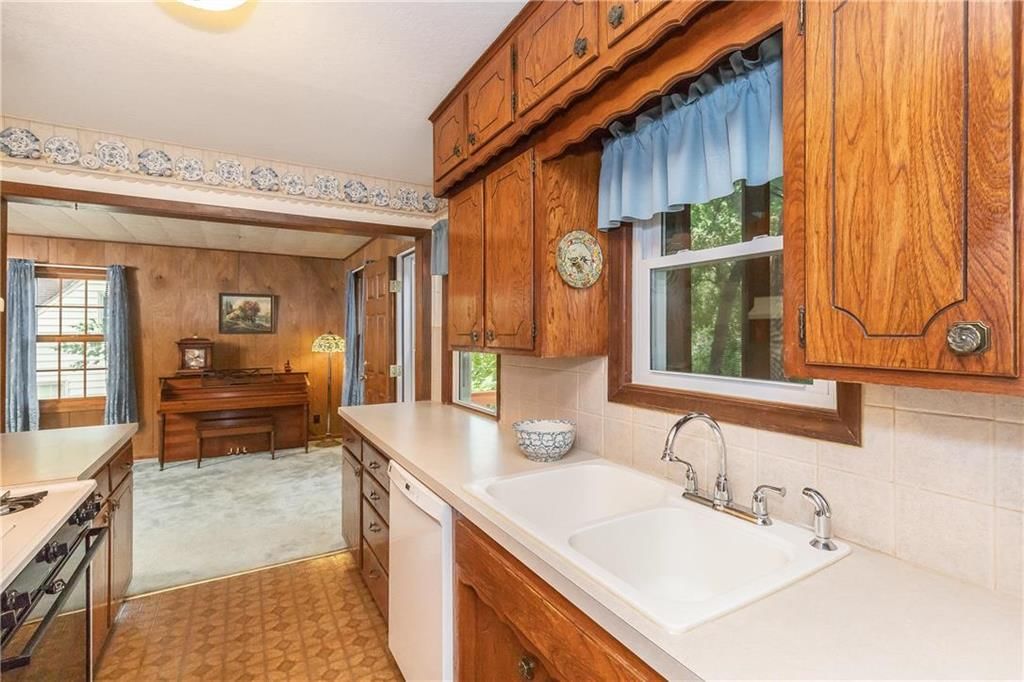5641 Woodward Street — photo 6