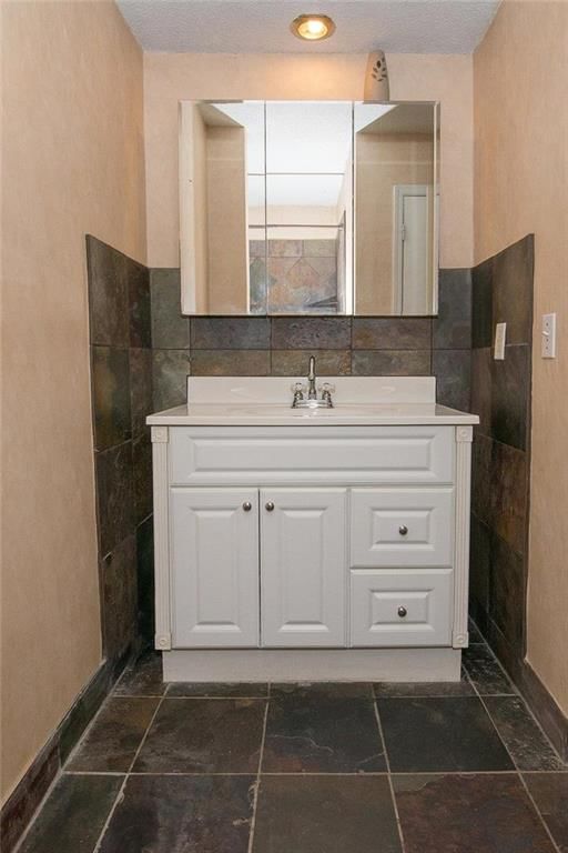 710 Jackson Avenue — photo 15