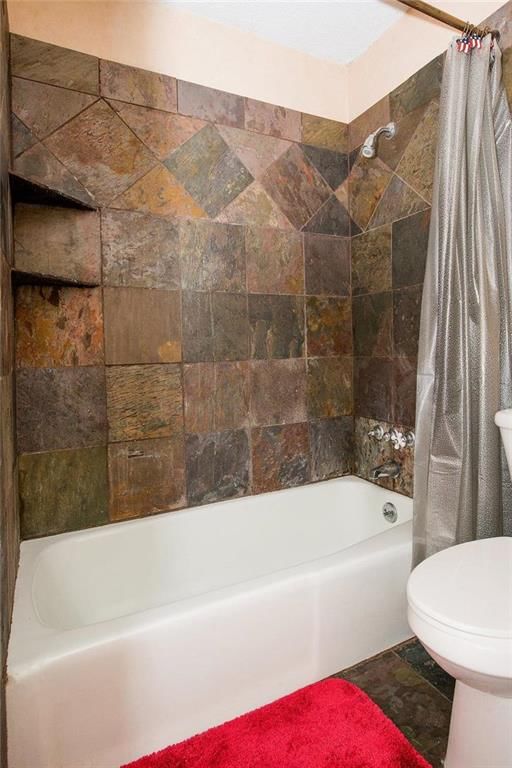 710 Jackson Avenue — photo 16