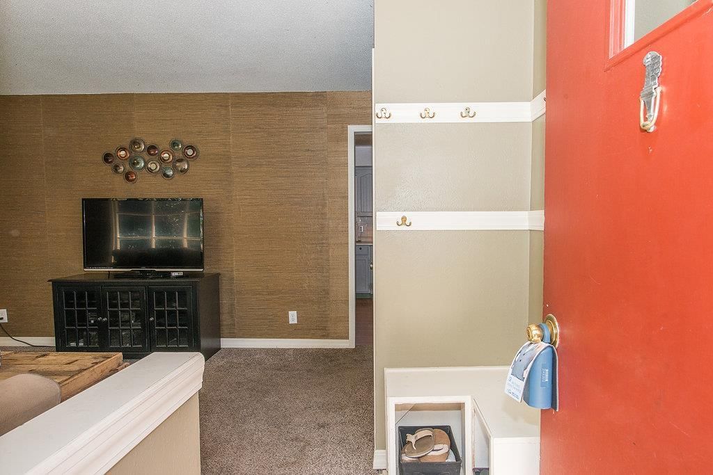 710 Jackson Avenue — photo 4
