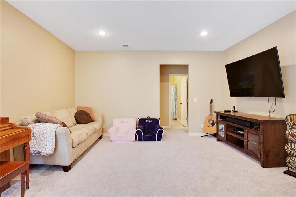 7611 N Cypress Avenue — photo 25