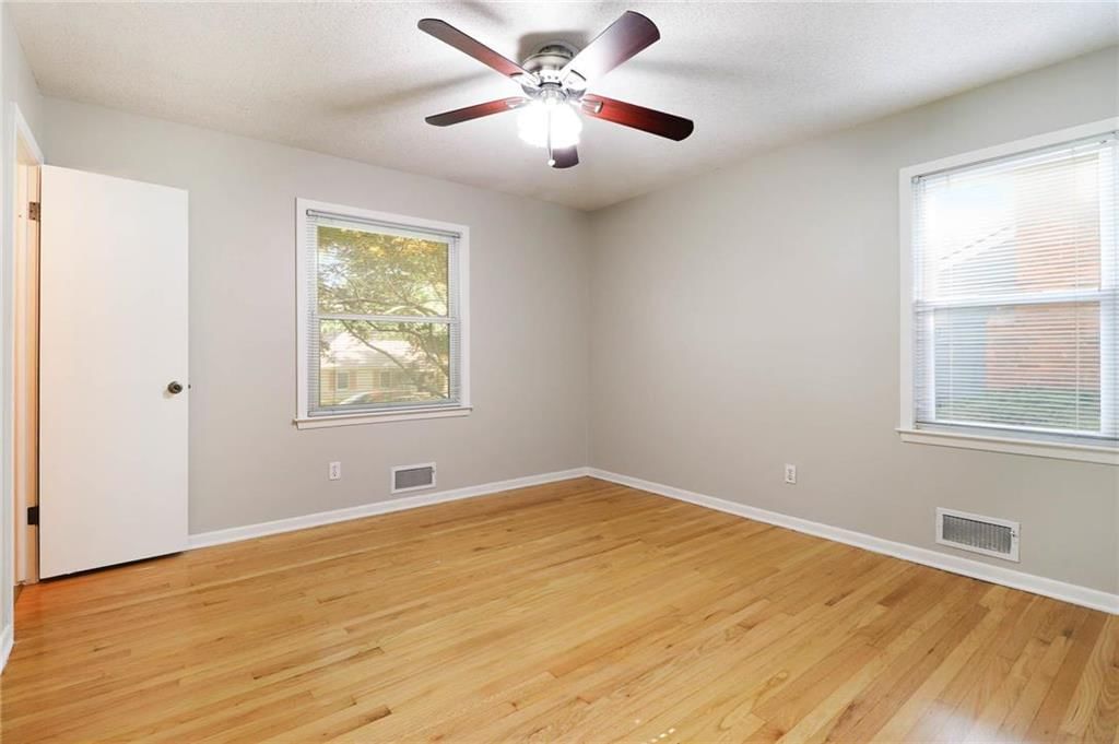 8706 W 72ND Terrace — photo 14