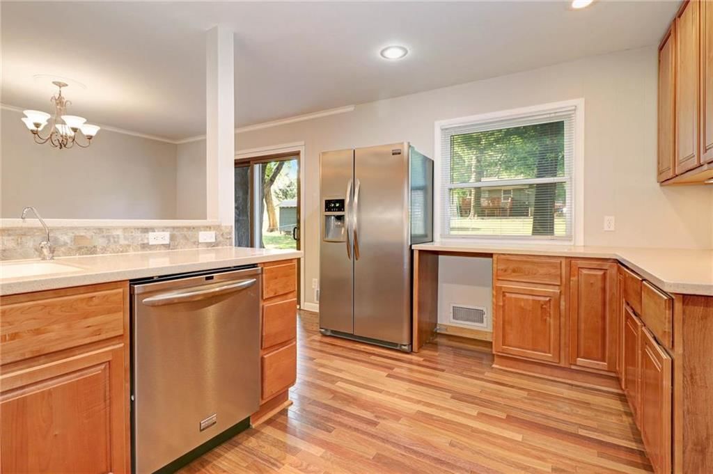 8706 W 72ND Terrace — photo 9