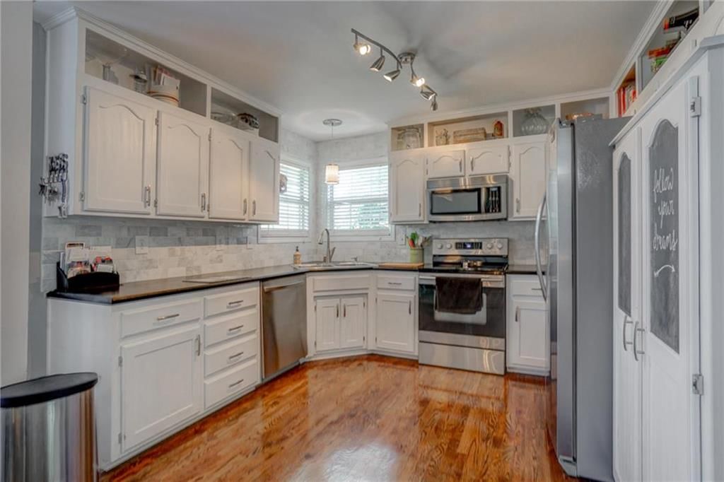 1709 Longhorn Lane — photo 3