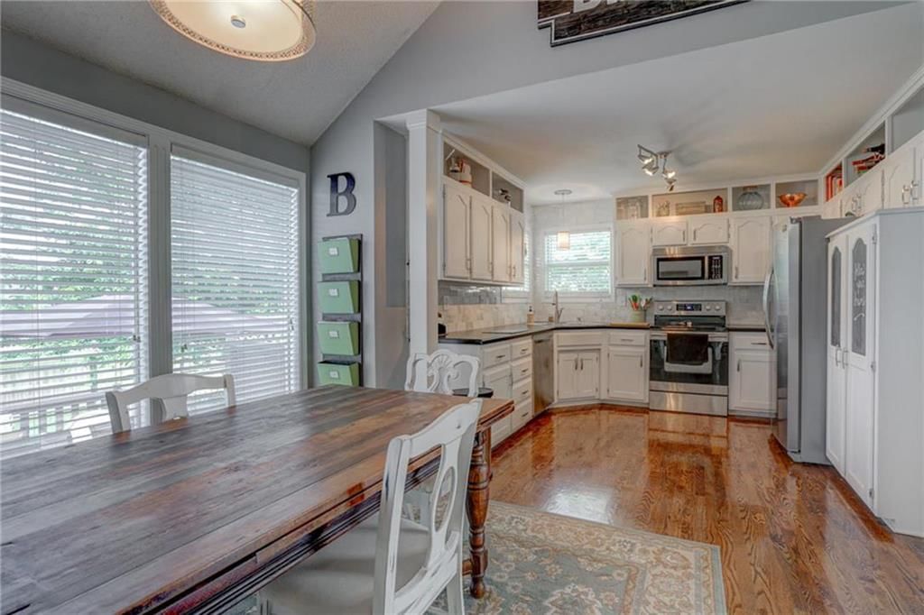 1709 Longhorn Lane — photo 4