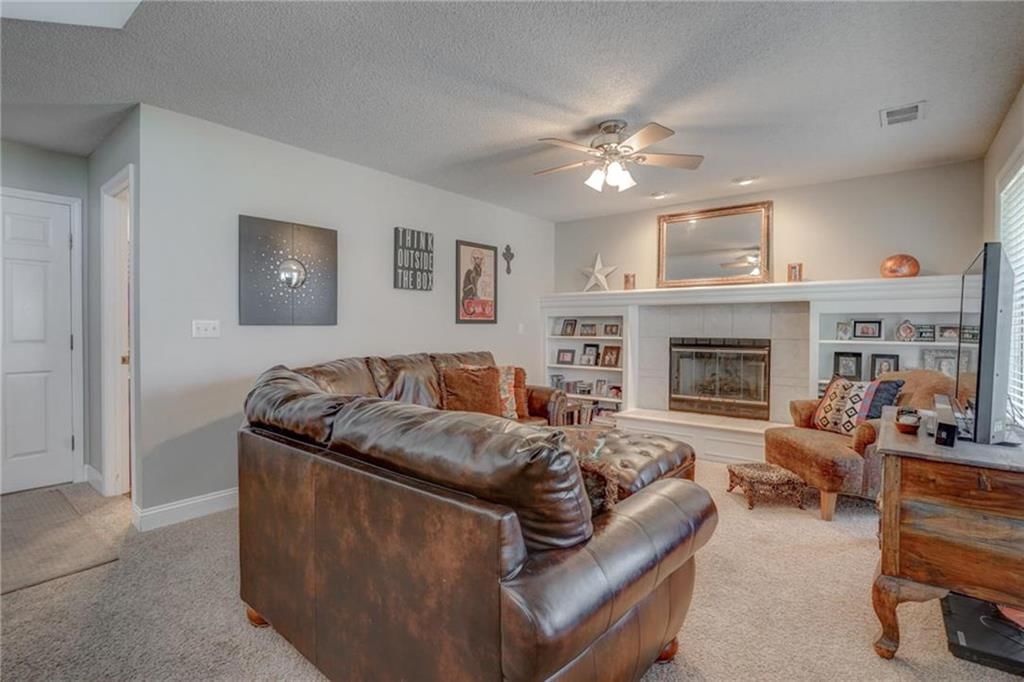 1709 Longhorn Lane — photo 6