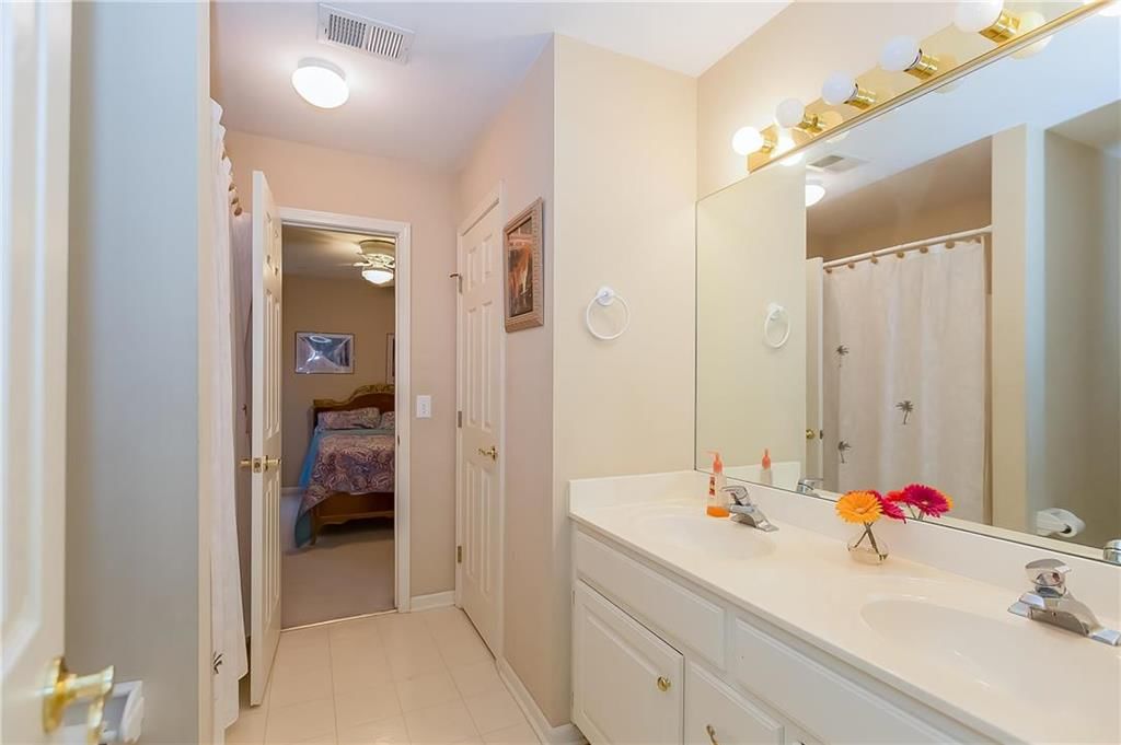 412 NE Oaks Ridge Drive — photo 20