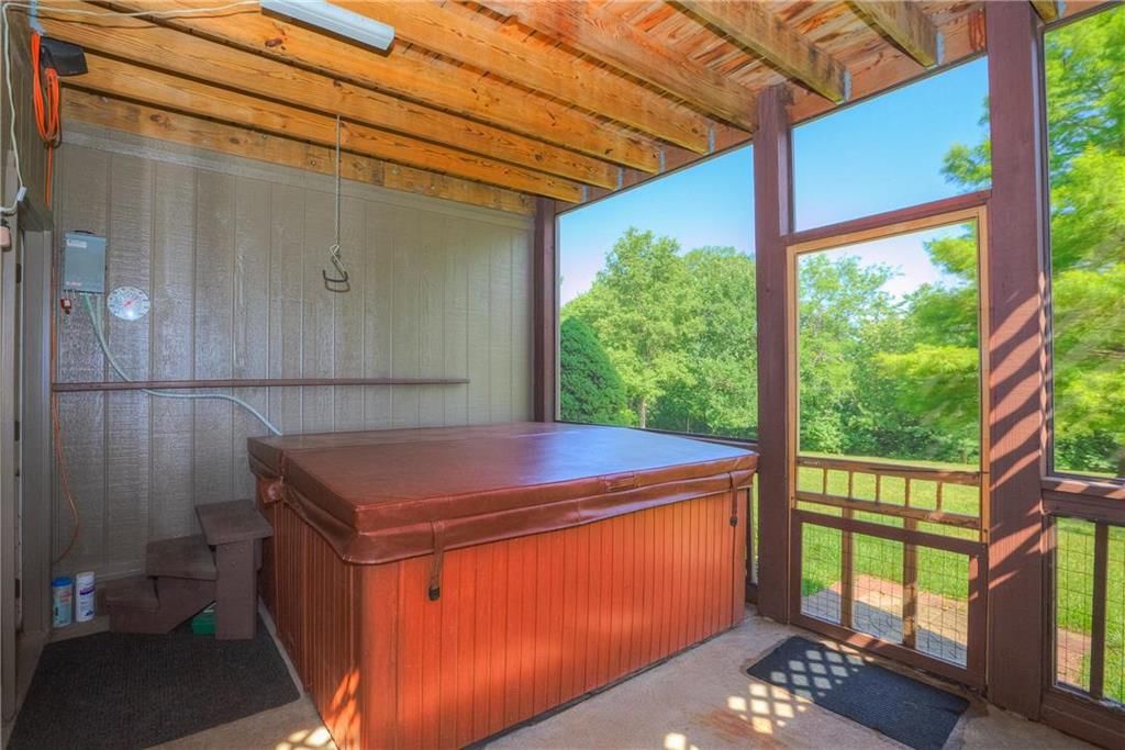 412 NE Oaks Ridge Drive — photo 27