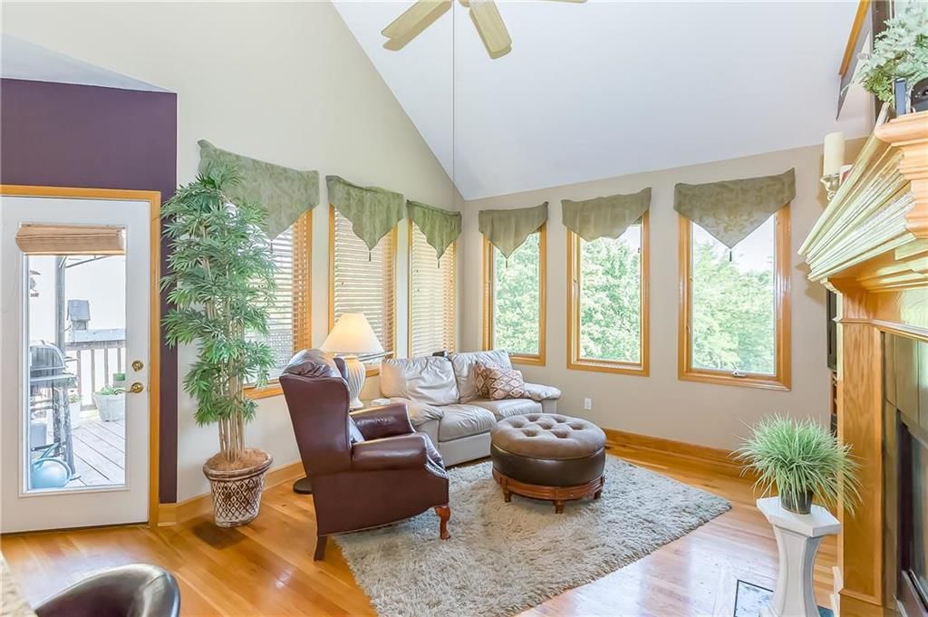 412 NE Oaks Ridge Drive — photo 10