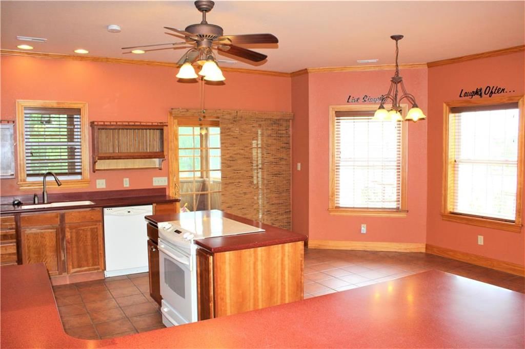 907 S Sloan Street — photo 11