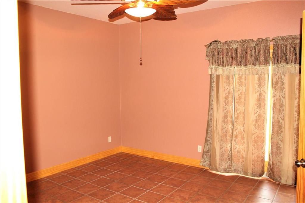 907 S Sloan Street — photo 16