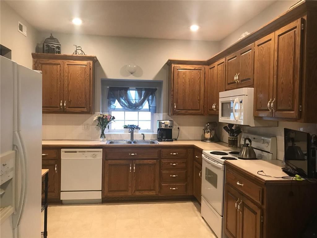 705 Pebble Street — photo 7