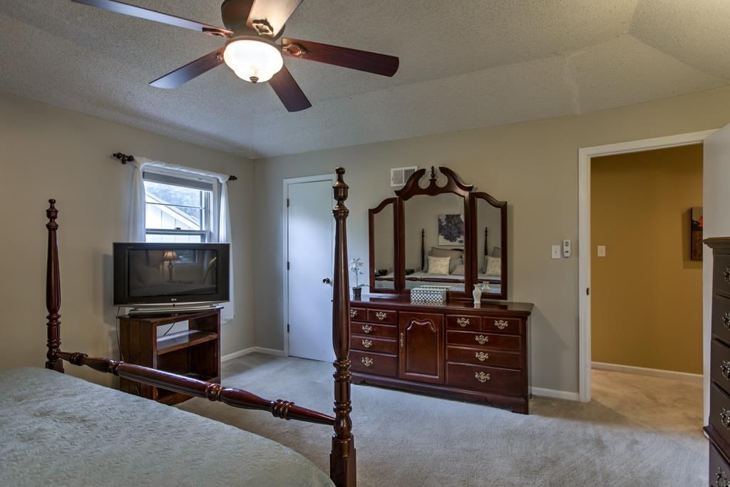 8960 Swarner Drive — photo 14