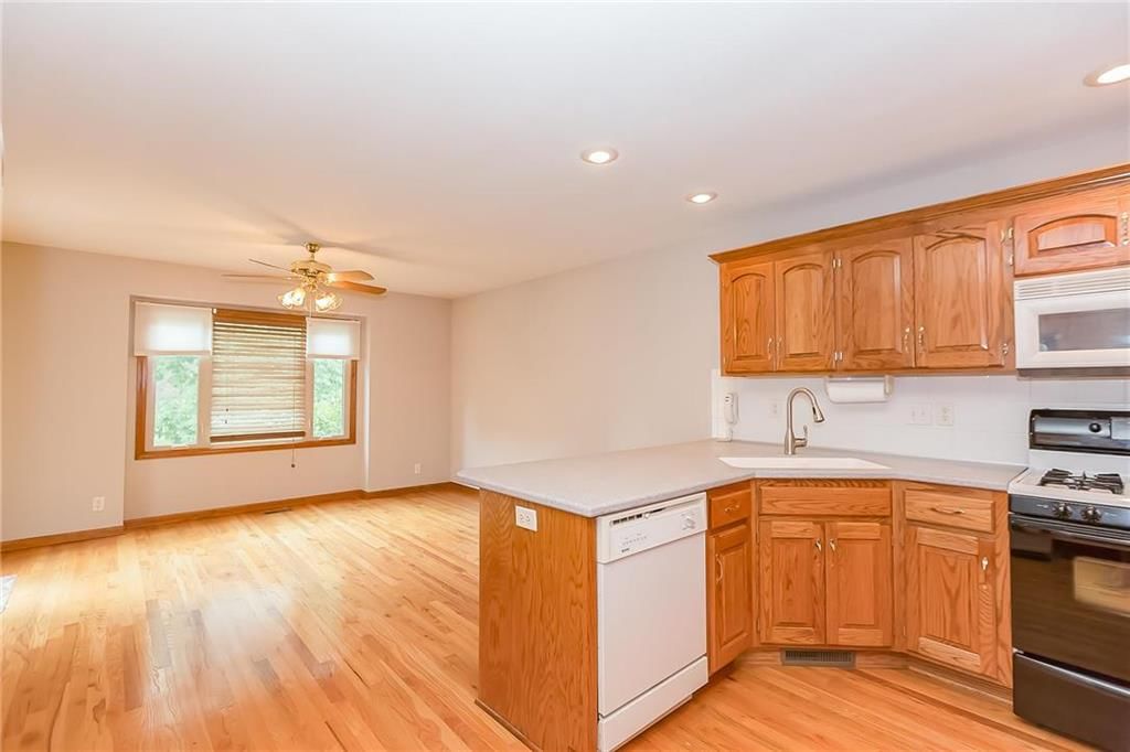 9805 N Hedges Avenue — photo 13