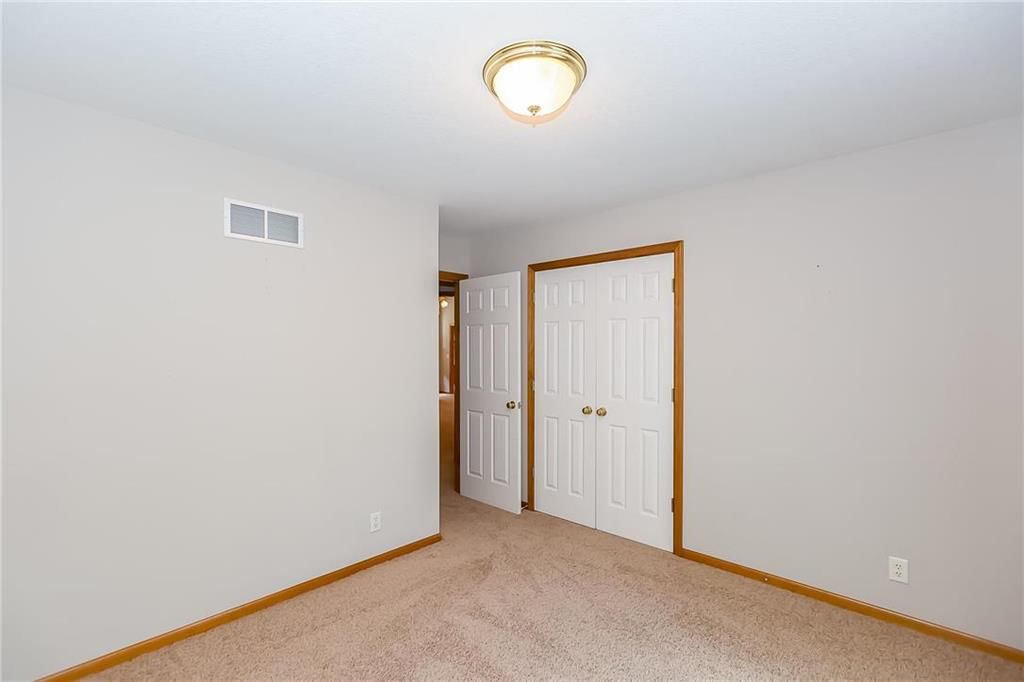 9805 N Hedges Avenue — photo 23