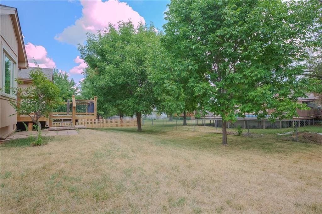 9805 N Hedges Avenue — photo 32