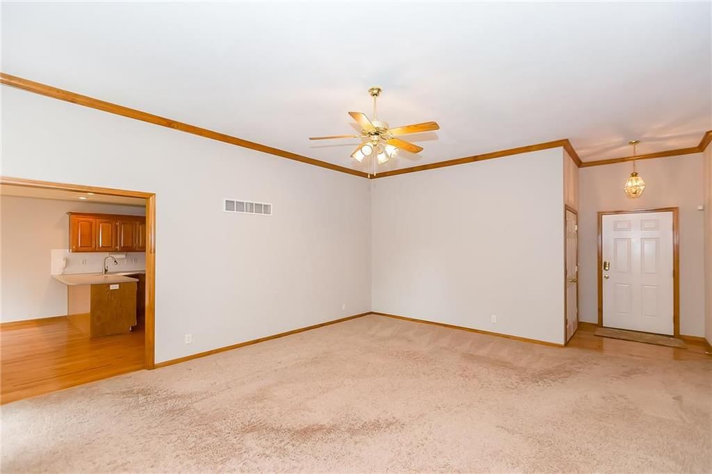 9805 N Hedges Avenue — photo 6