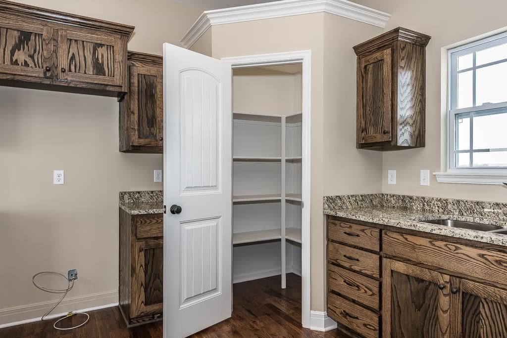 929 N Hickory Drive — photo 5