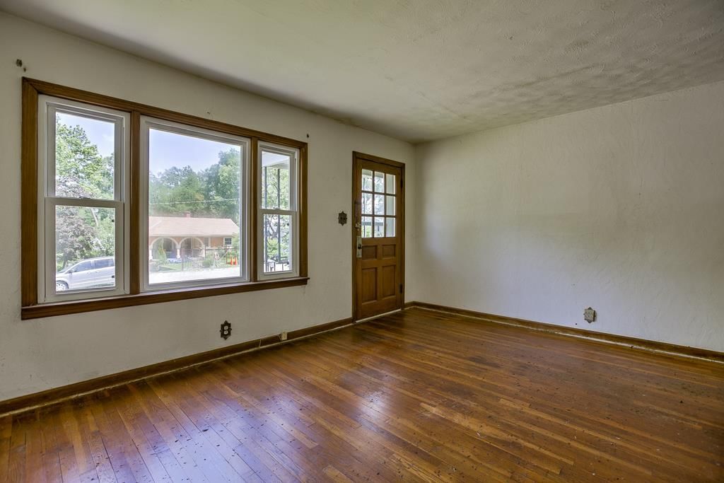 3214 Booth Avenue — photo 5