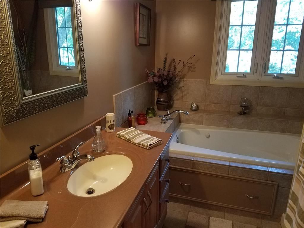 642 E Red Road — photo 18
