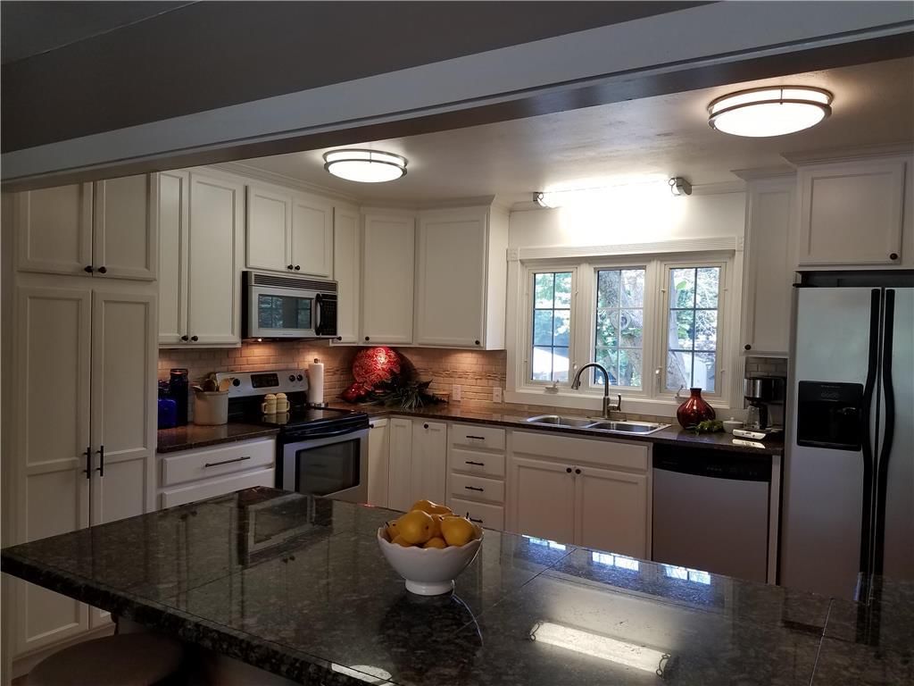 642 E Red Road — photo 3