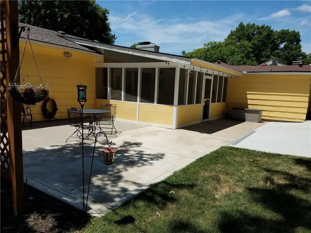 642 E Red Road — photo 23