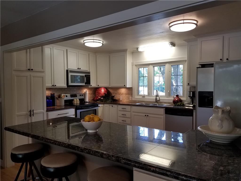 642 E Red Road — photo 32