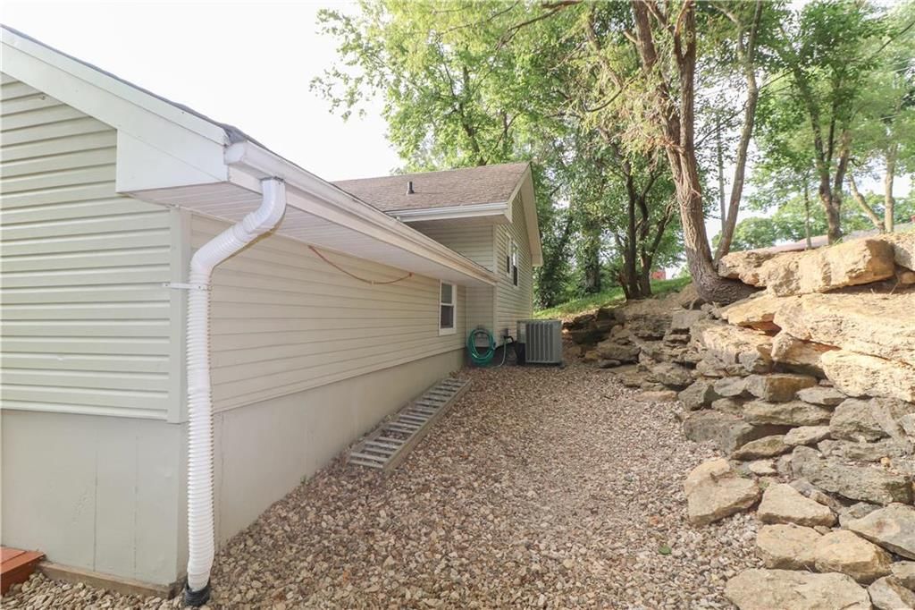 1516 Hale Avenue — photo 29