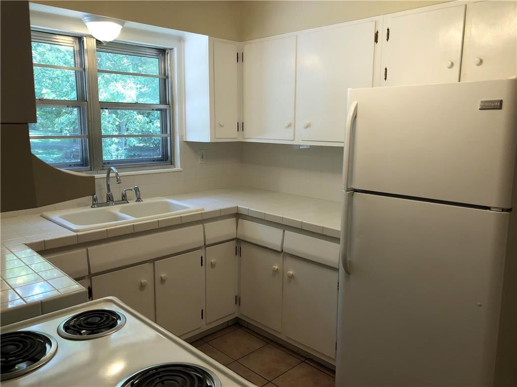 11305 kensington Avenue — photo 9