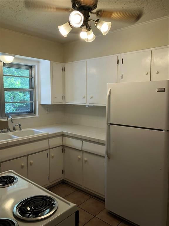 11305 kensington Avenue — photo 10