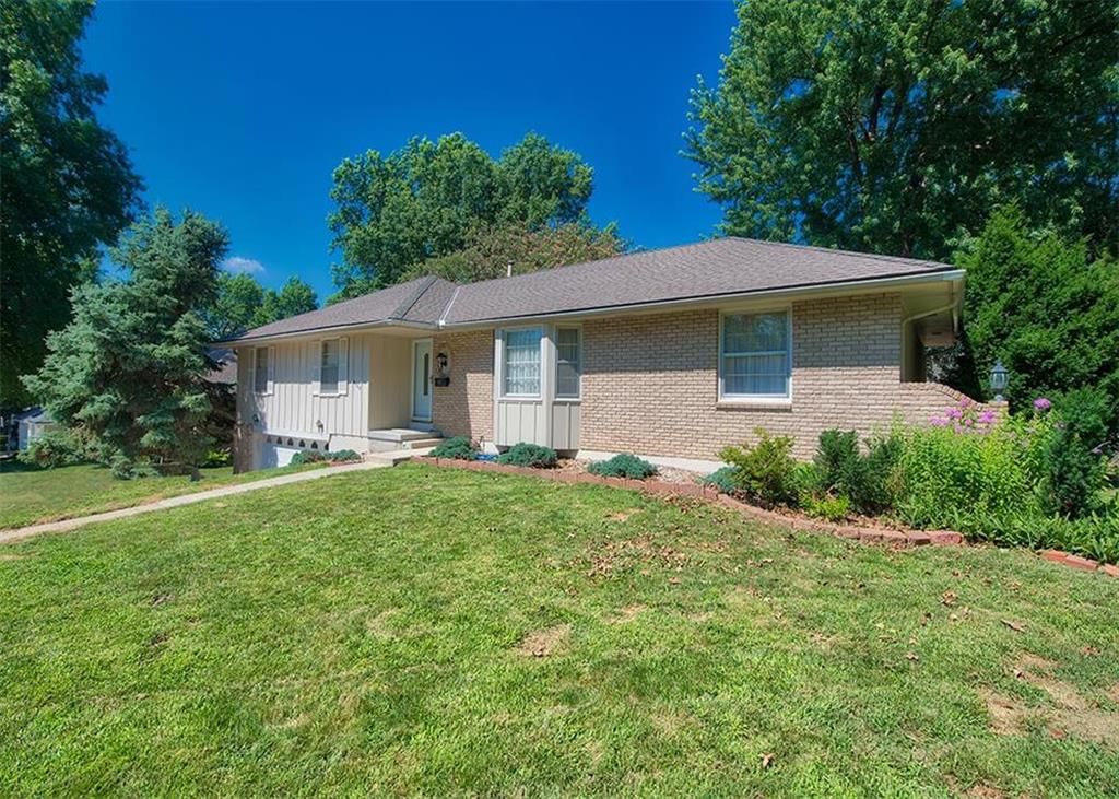 4308 S Greenwich Lane — photo 2