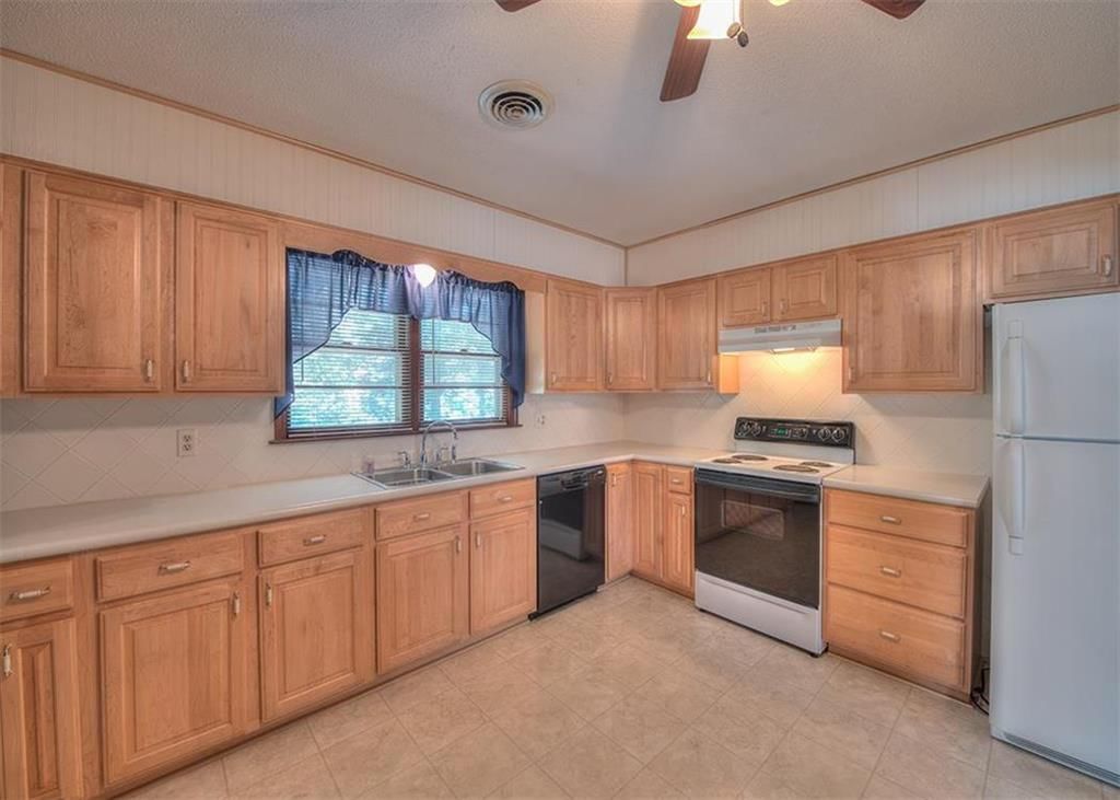 4308 S Greenwich Lane — photo 9
