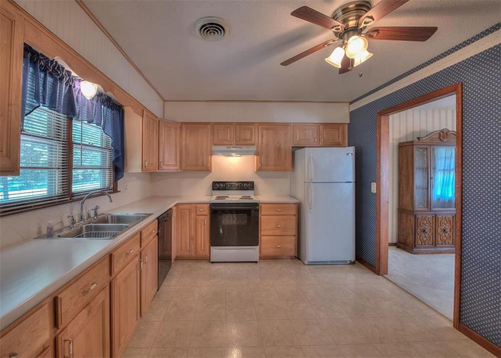 4308 S Greenwich Lane — photo 10