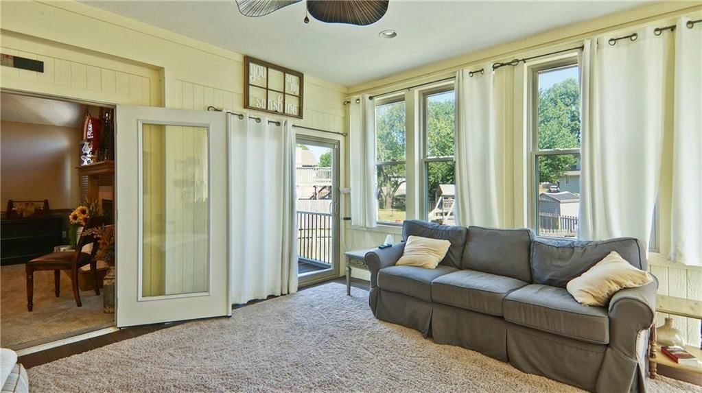217 NE Bridgeport Court — photo 14