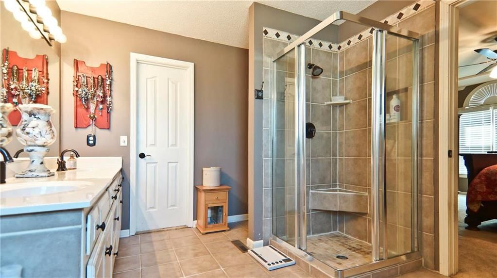 217 NE Bridgeport Court — photo 20