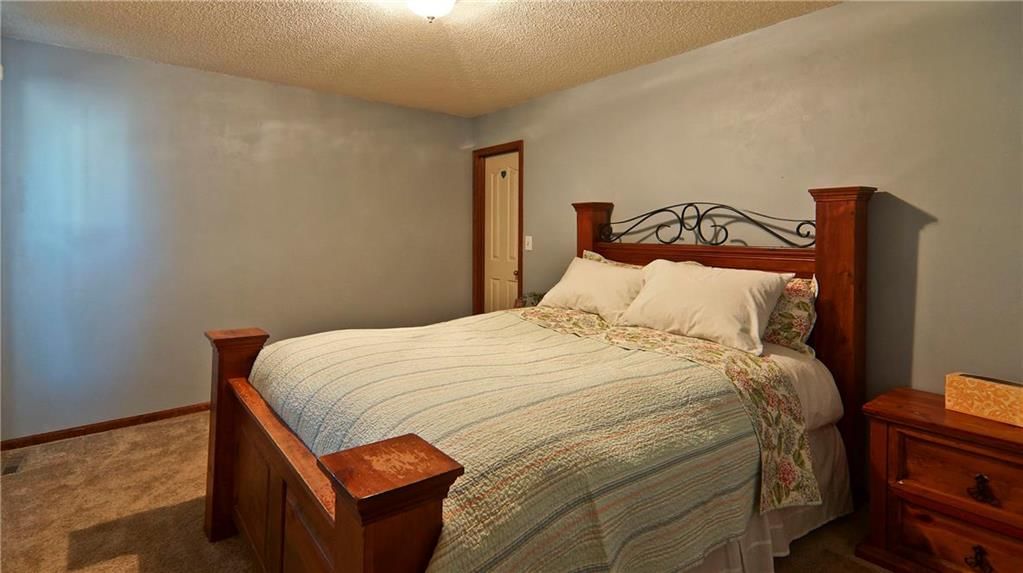 217 NE Bridgeport Court — photo 22