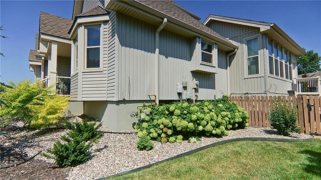 217 NE Bridgeport Court — photo 38