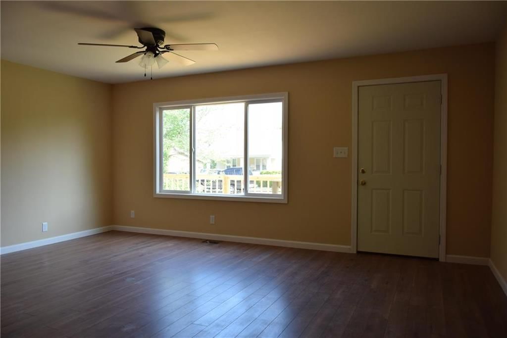 11313 E 14th Street — photo 2
