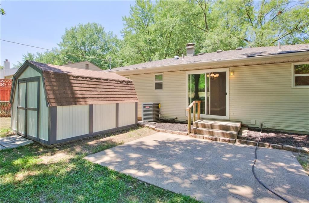 5649 N Tullis Avenue — photo 30