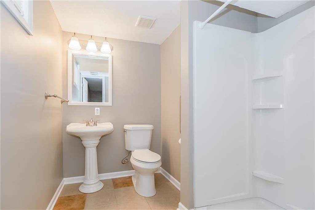 5649 N Tullis Avenue — photo 6