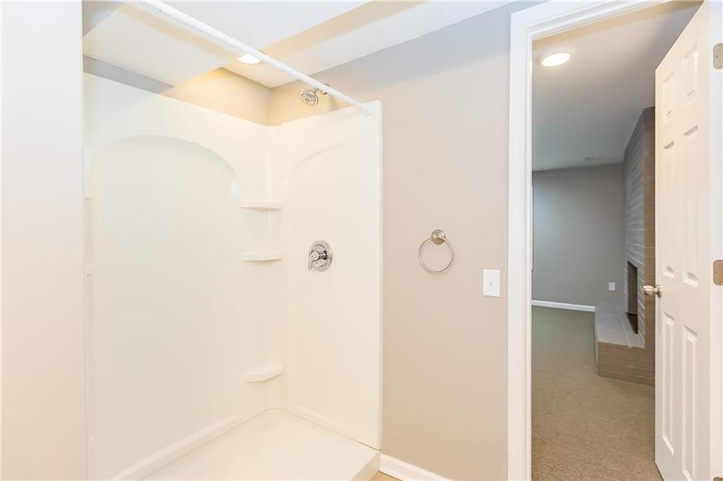 5649 N Tullis Avenue — photo 7
