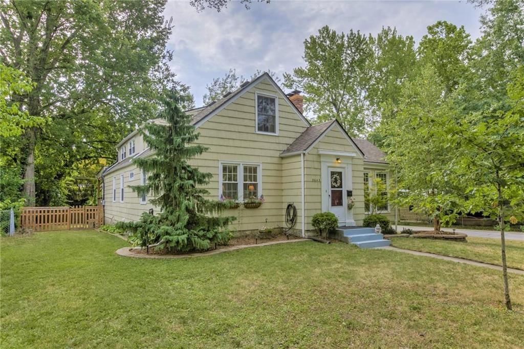 5643 Maple Street — photo 2