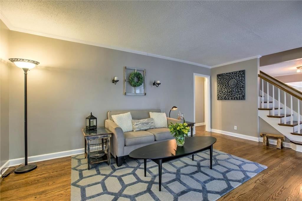 5643 Maple Street — photo 4