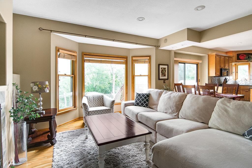 15602 Outlook Street — photo 8