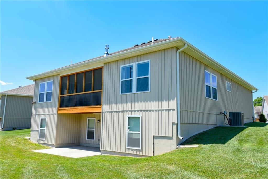 1107 SW Hoke Court — photo 7
