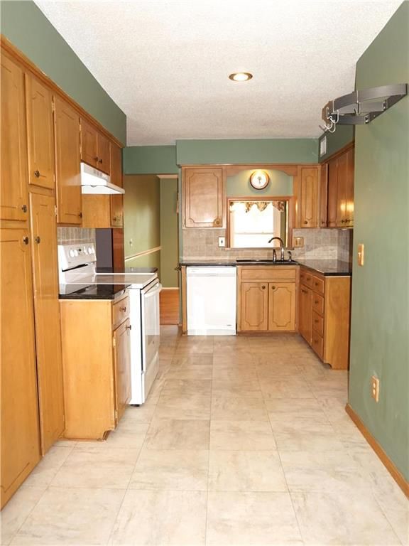 3619 E 105th Terrace — photo 11