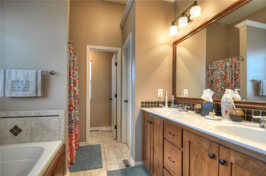 8900 NE Paw Paw Drive — photo 14